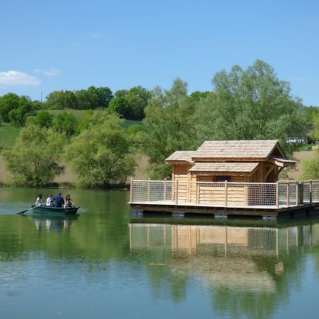 Douzains Cabanes Flottantes Du Lac De Pelisse酒店 外观 照片