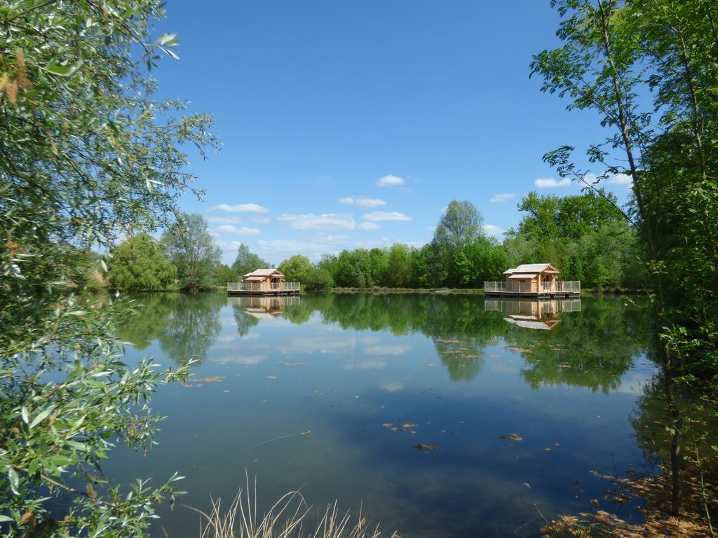 Douzains Cabanes Flottantes Du Lac De Pelisse酒店 外观 照片