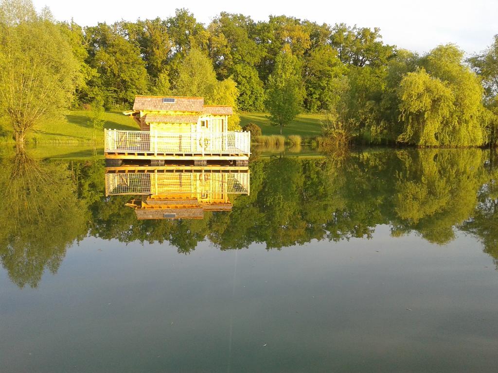 Douzains Cabanes Flottantes Du Lac De Pelisse酒店 外观 照片