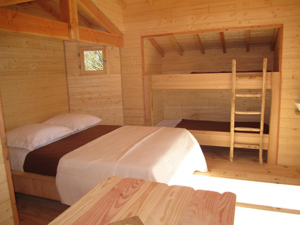 Douzains Cabanes Flottantes Du Lac De Pelisse酒店 客房 照片