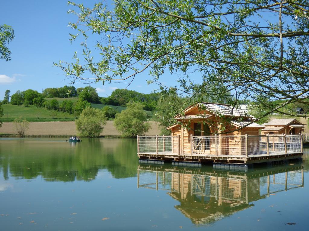 Douzains Cabanes Flottantes Du Lac De Pelisse酒店 外观 照片