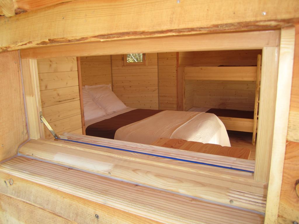 Douzains Cabanes Flottantes Du Lac De Pelisse酒店 客房 照片