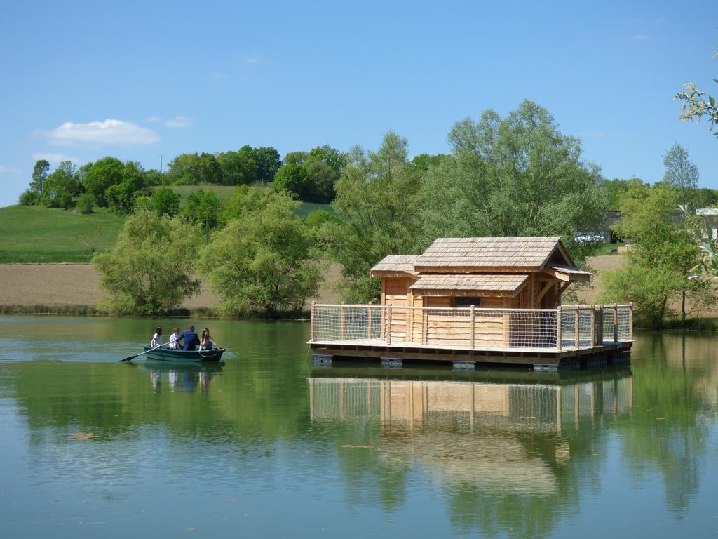 Douzains Cabanes Flottantes Du Lac De Pelisse酒店 外观 照片