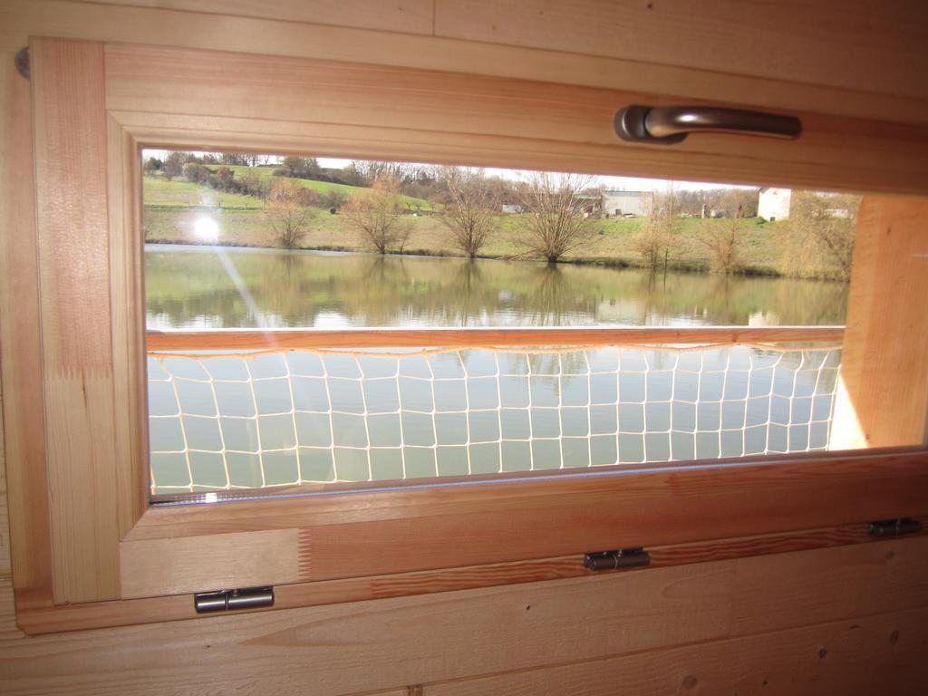 Douzains Cabanes Flottantes Du Lac De Pelisse酒店 客房 照片