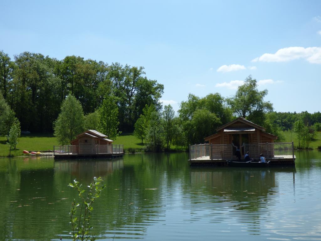Douzains Cabanes Flottantes Du Lac De Pelisse酒店 外观 照片